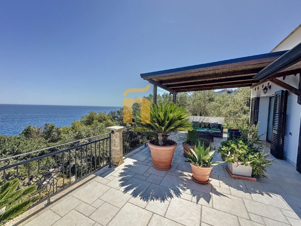 castrovillafrontemareFG-teminopremiumproperties (153)